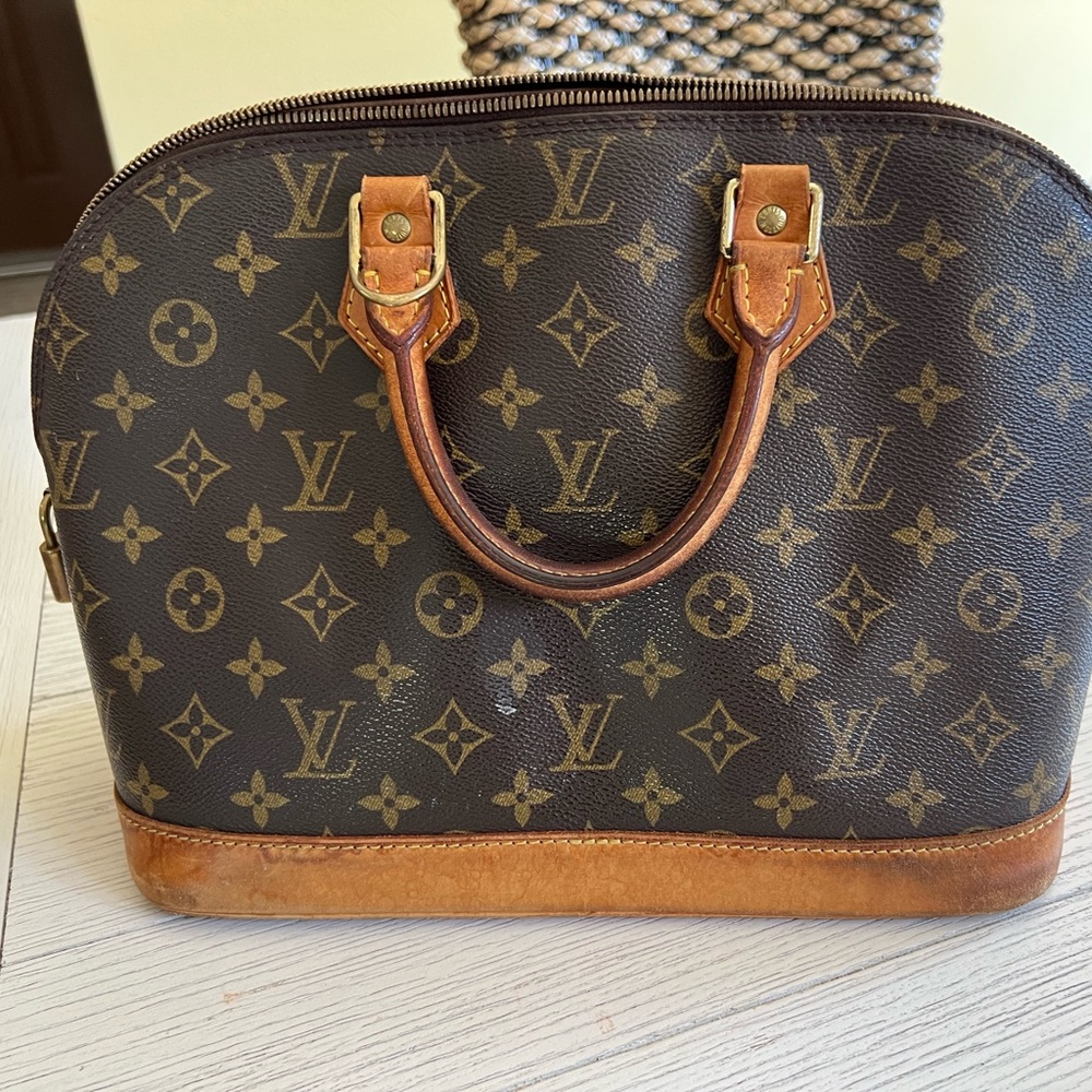 Authentic Louis Vuitton Monogram Alma PM M53151